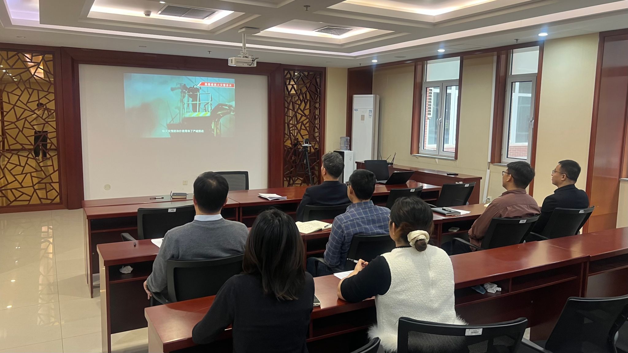 人事处召开寒假安全工作专题会议